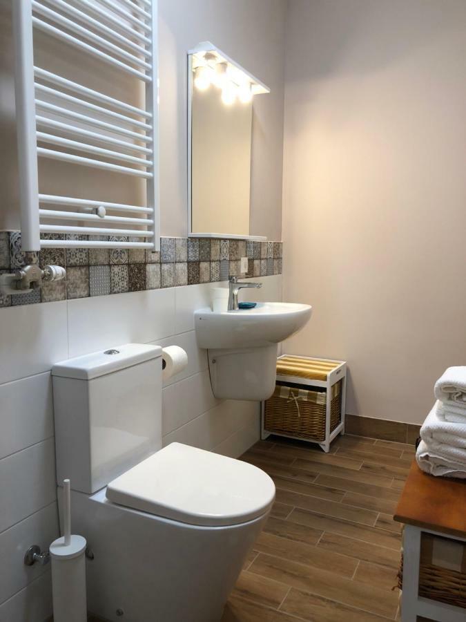 Apartment White Crow House *